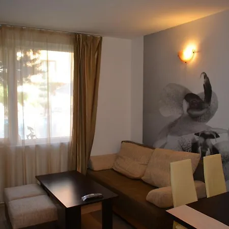 Emerald Apartament *